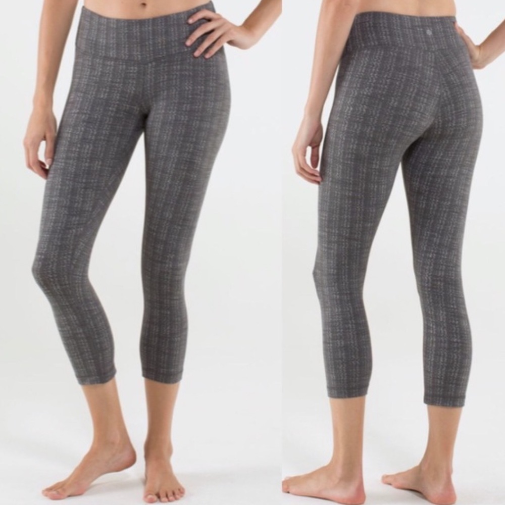Lululemon Wunder Under grey crop leggings